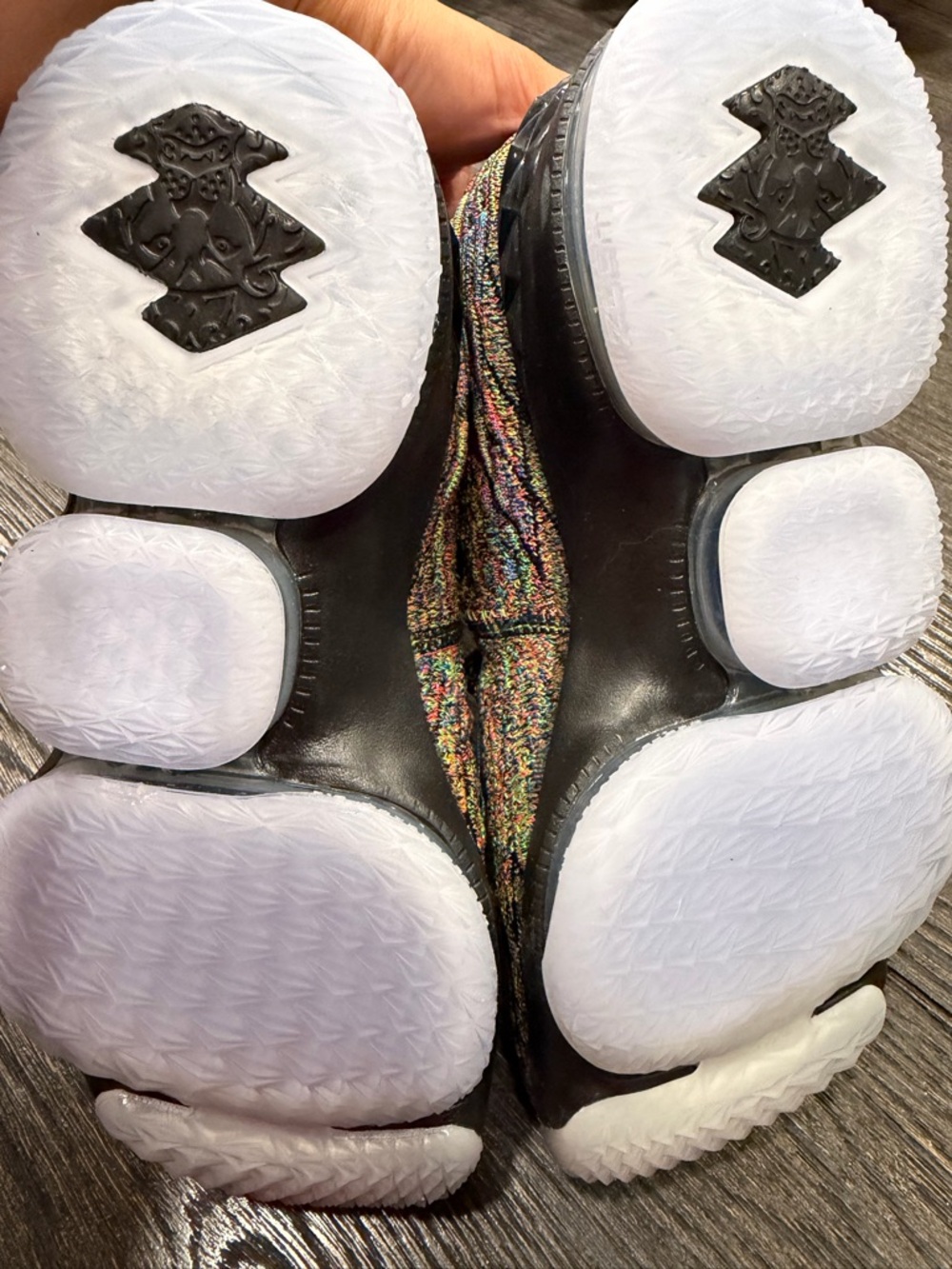 NIKE 'LeBron 15' Four Horsemen Fruity Pebbles Basketball Shoes Youth Sz. 5 - Picture 11 of 11